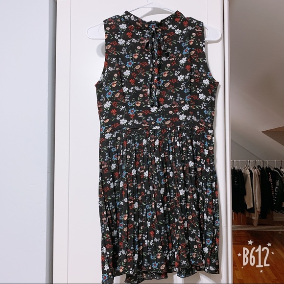 #dress - Picture 1 of 1